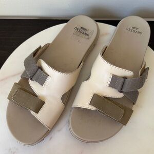 Earth Origins Suede Sport Slide Sandals Vara size 12